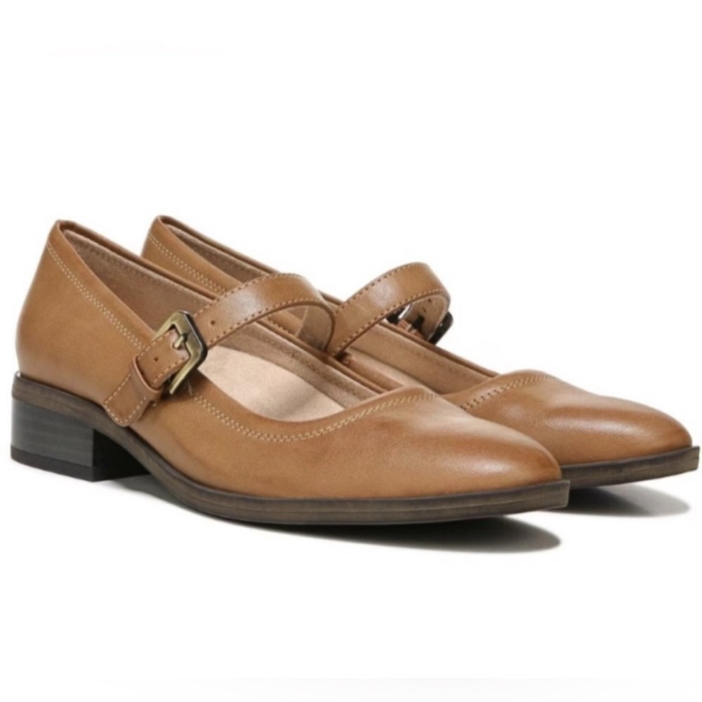 SOUL Naturalizer Tan Flats with Buckle
